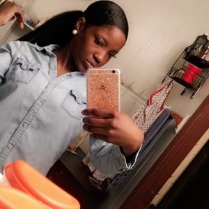 Meet your Posher, Ambrielle